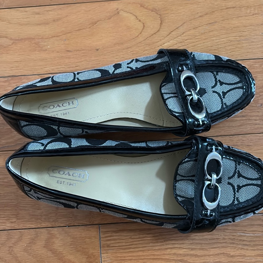 Coach flats